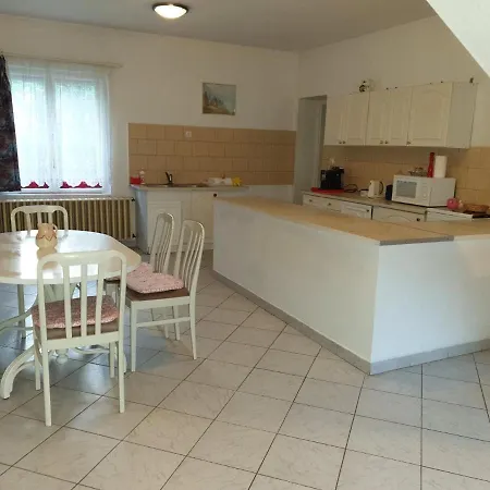 Rita Feszek Apartman *